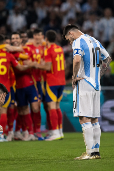 Argentina perde para a Espanha