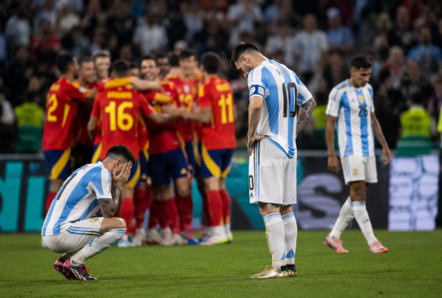 Argentina perde para a Espanha