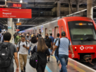 Linhas de trem voltam a operar após falha e incêndio