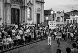 Onde a Fé e o Samba Dobravam a Esquina